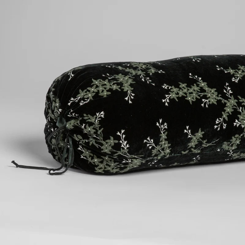 Lynette | Throw Pillow