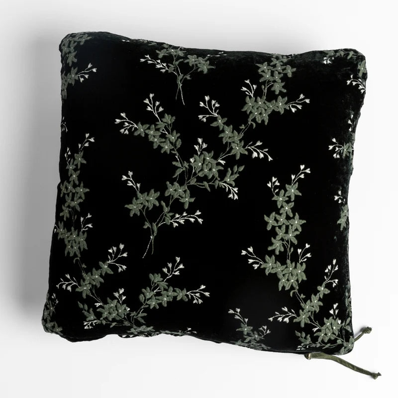 Lynette | Throw Pillow