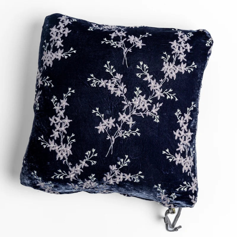 Lynette | Throw Pillow