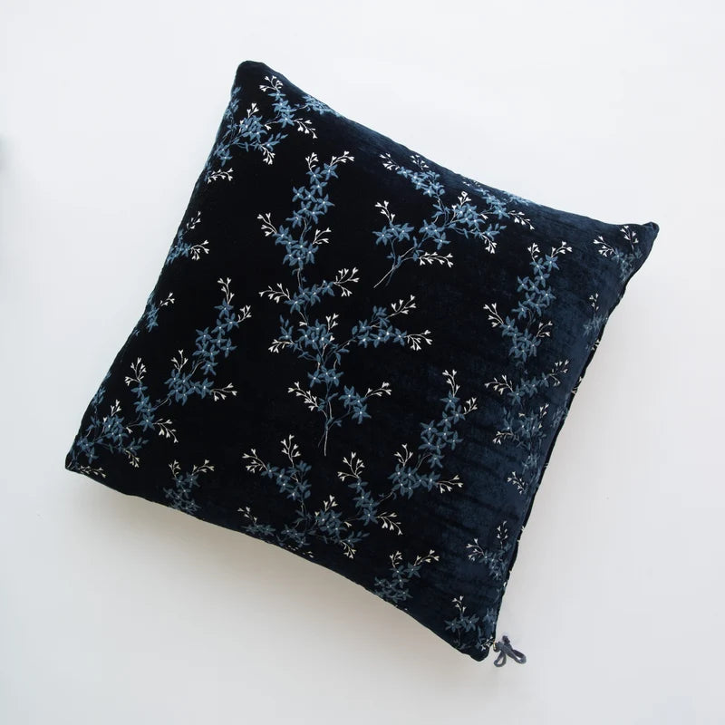 Lynette | Throw Pillow