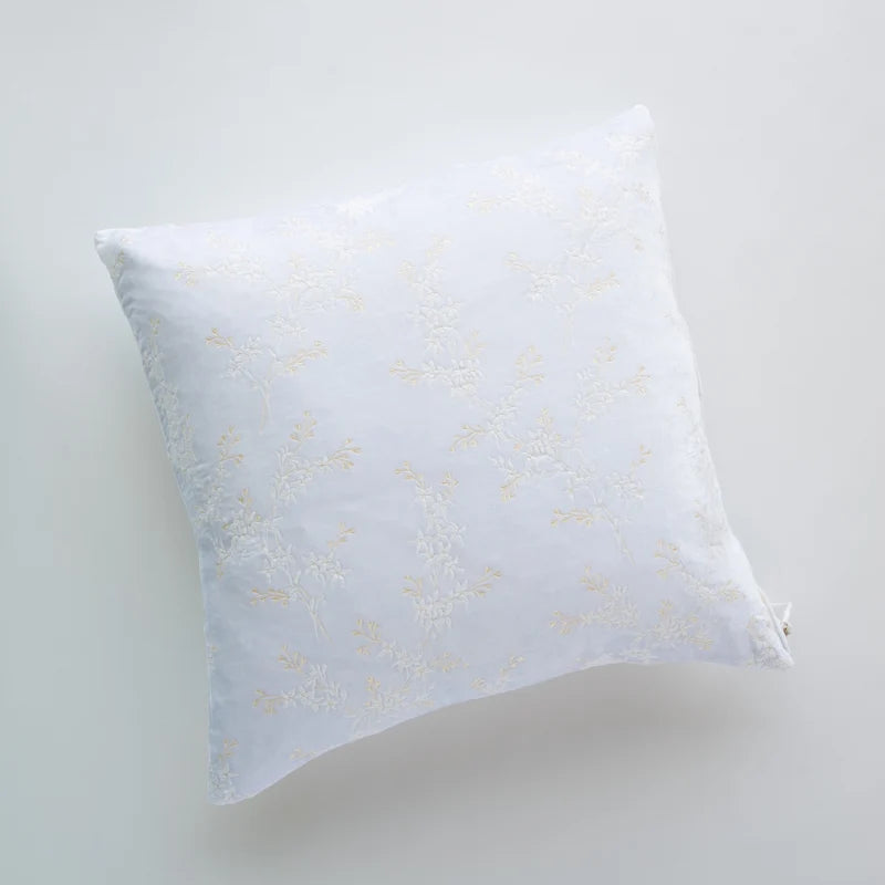 Lynette | Throw Pillow