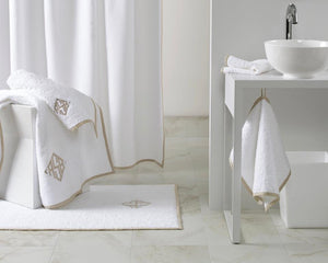 Photo of the Enzo | Tub Mat ensemble.