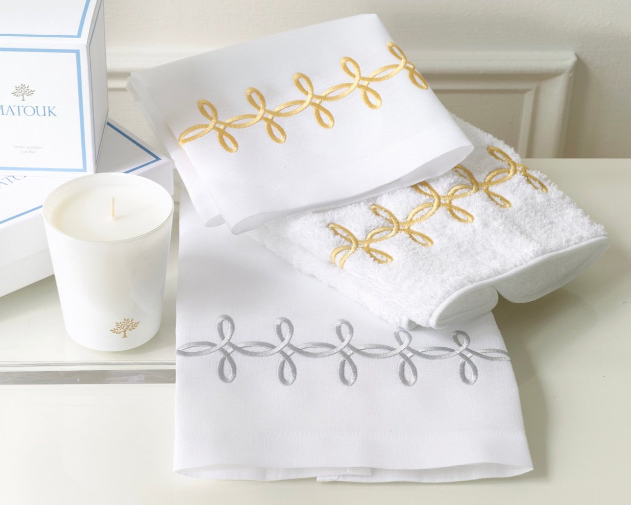 Image of Matouk bath Gordian Knot guest towel.