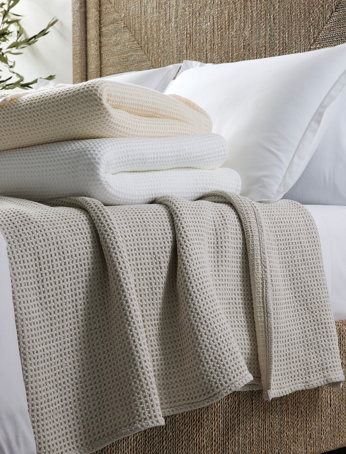 Photo of the Chatham | Blanket ensemble.
