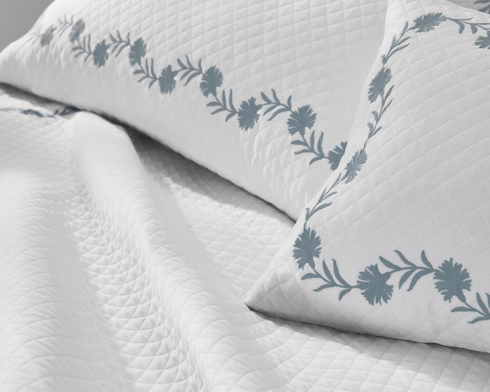 Photo of the Daphne Matelassé | Coverlet ensemble.