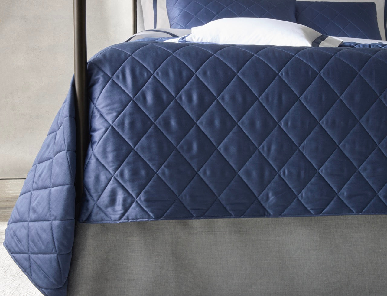 Image of Matouk Bed Nocturne Quilt Detail.