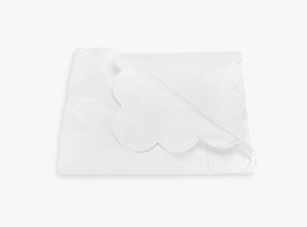 Image of Matouk Butterfield duvet in color white.