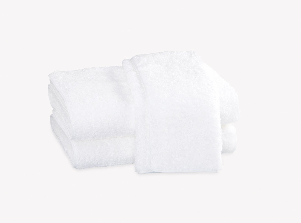 Image of Matouk Cairo Straight towels in color white.