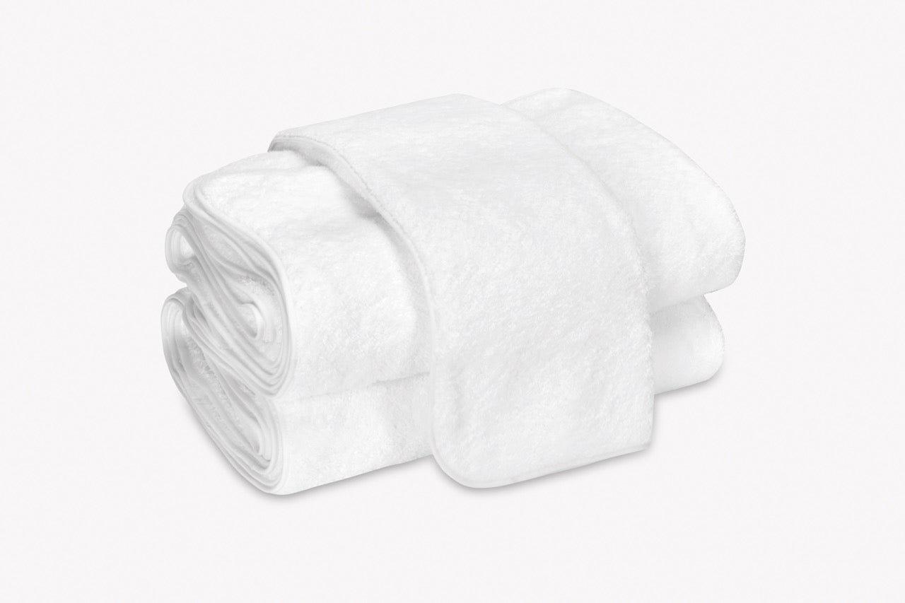 Image of Matouk Cairo Wave towels in color white white.