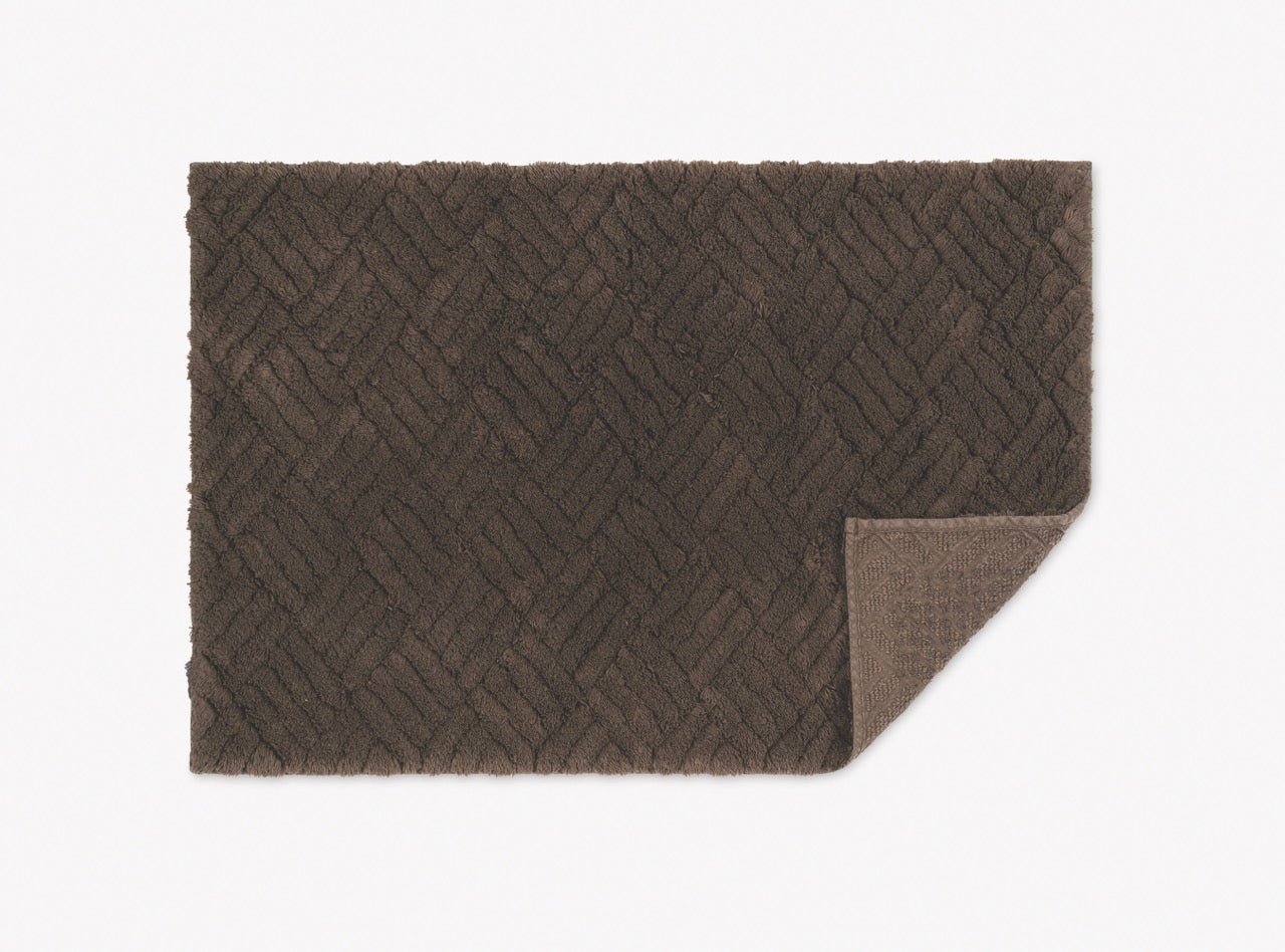 Image of Matouk Cairo bath rug in color sable.