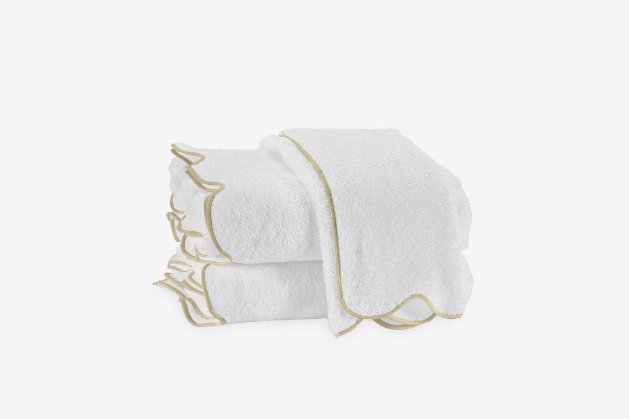 Image of Matouk Cairo towels in color Scallop sand.