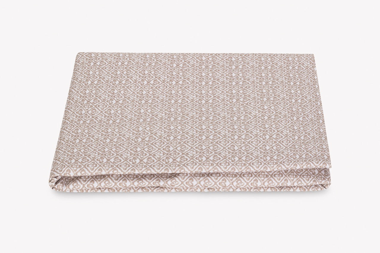 Image of Matouk catarina fitted sheet in color dune.