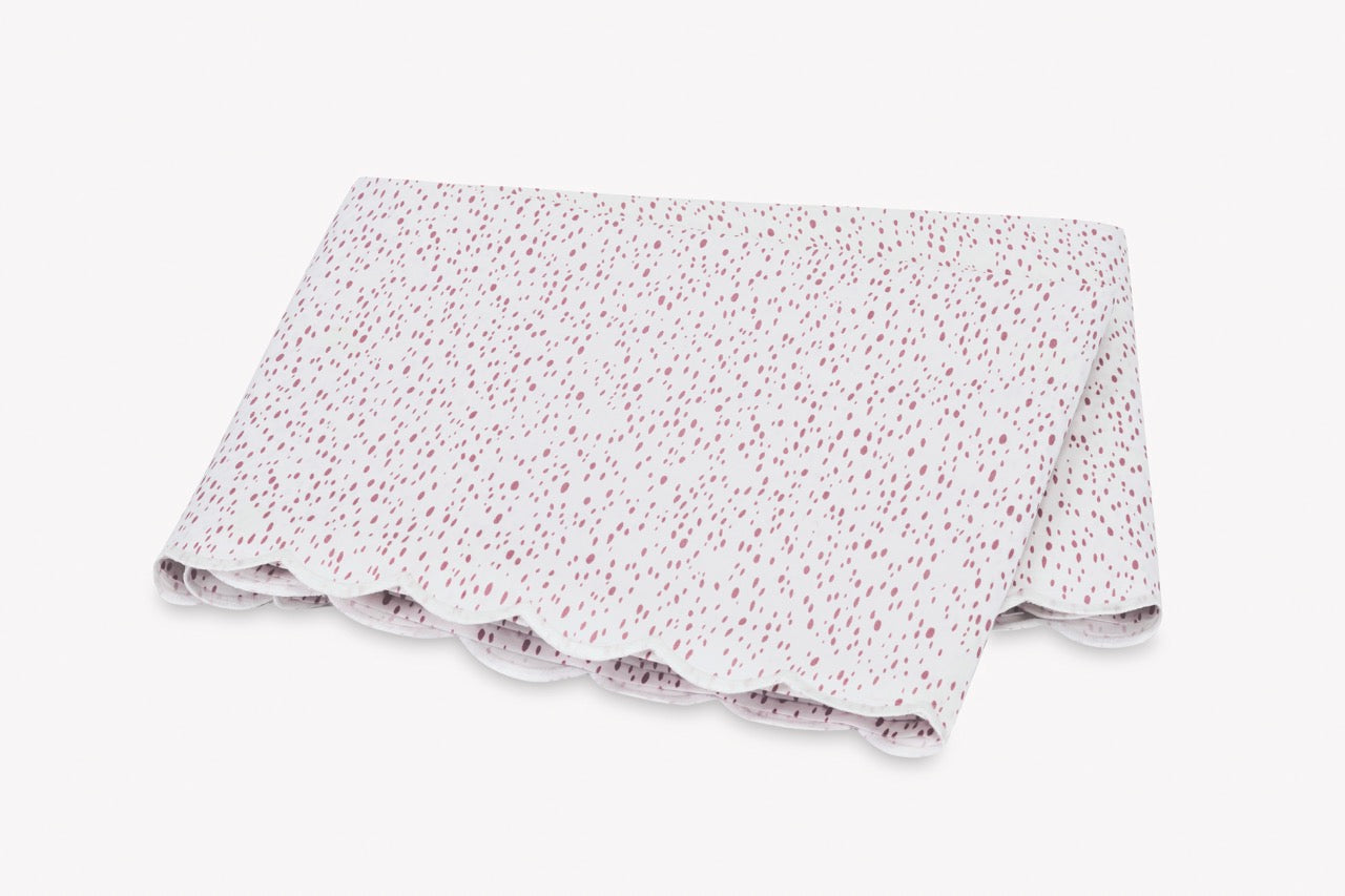 Image of Matouk Celine flat sheet in color pink.