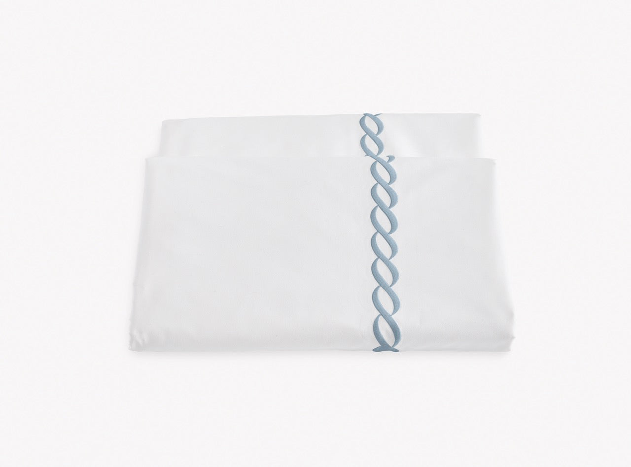 Image of Matouk Classic Chain duvet in color hazy blue.