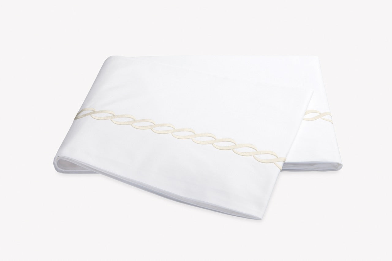 Image of Matouk Classic Chain flat sheet in color ivory.