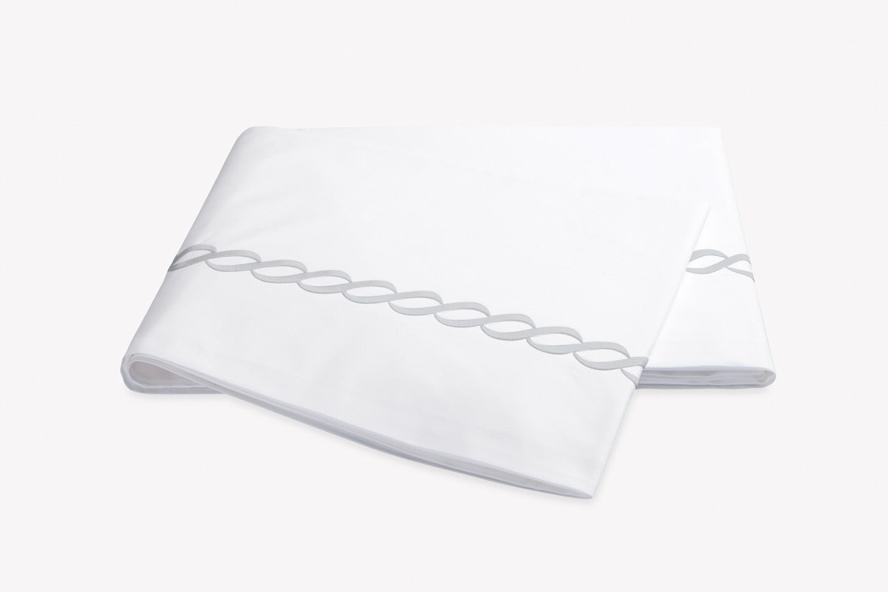 Image of Matouk Classic Chain flat sheet in color silver.