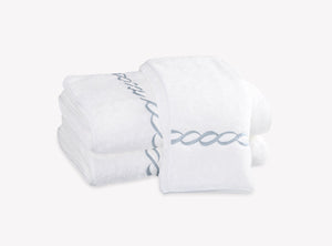 Photo of the Classic Chain Towel | Bath Towel ensemble.