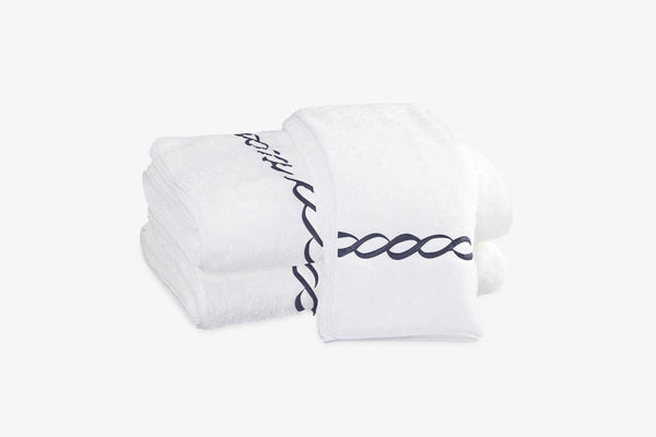 Photo of the Classic Chain Towel | Bath Sheet ensemble.