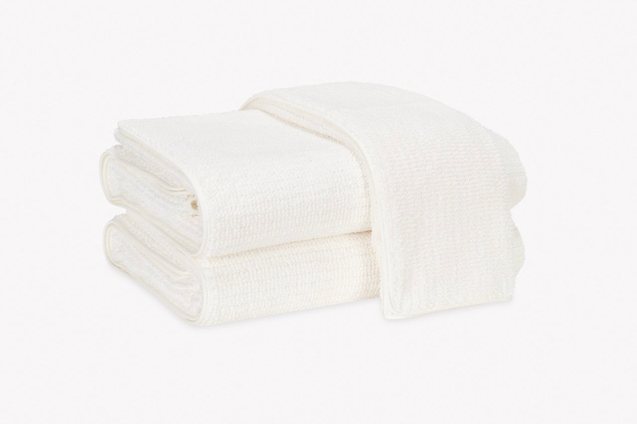 Image of Matouk Francisco towels in color ivory.