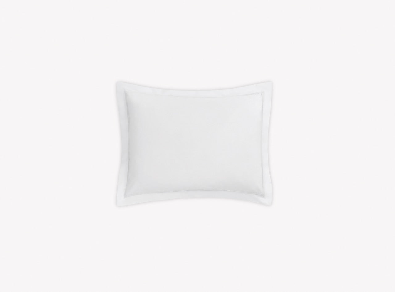 Image of Matouk Gatsby boudoir sham in color white.