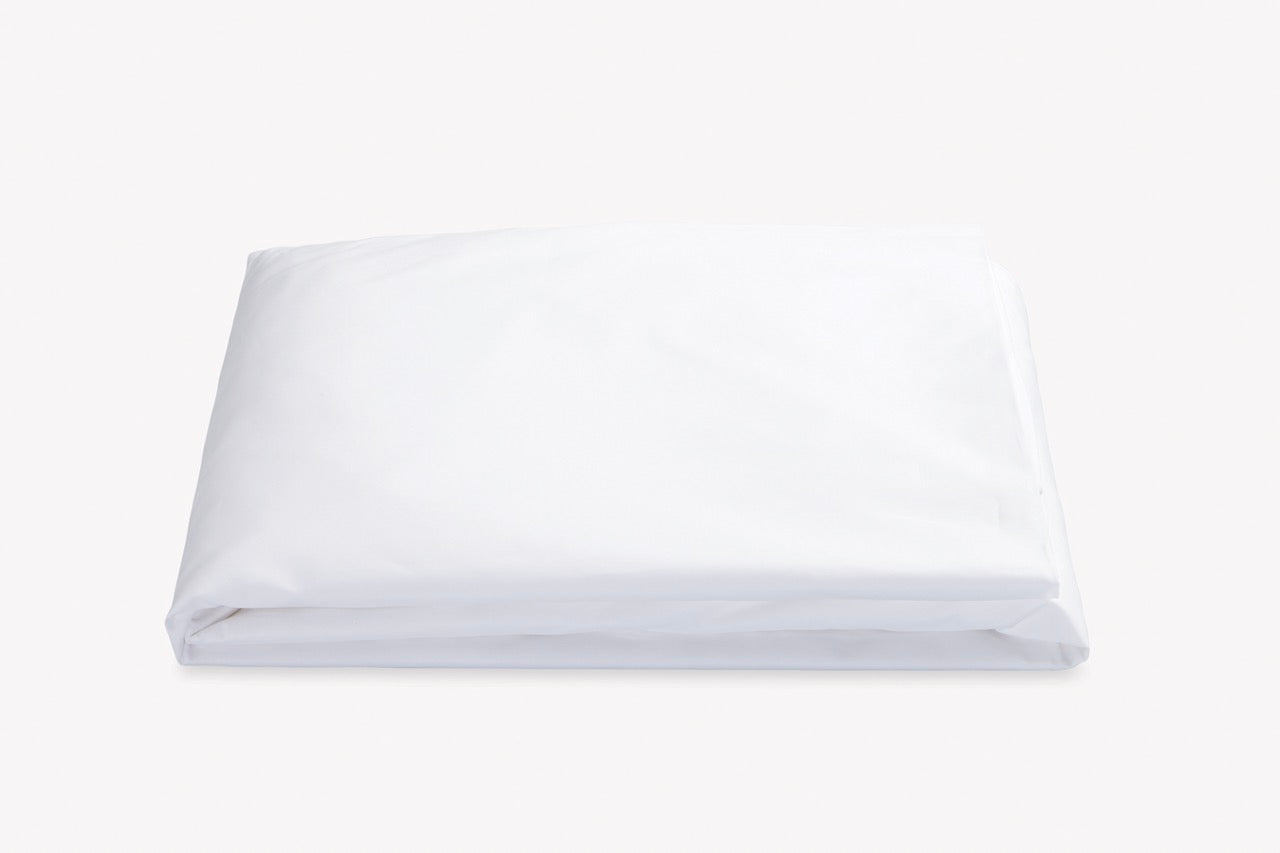 Image of Matouk Gatsby fitted sheet in color white.