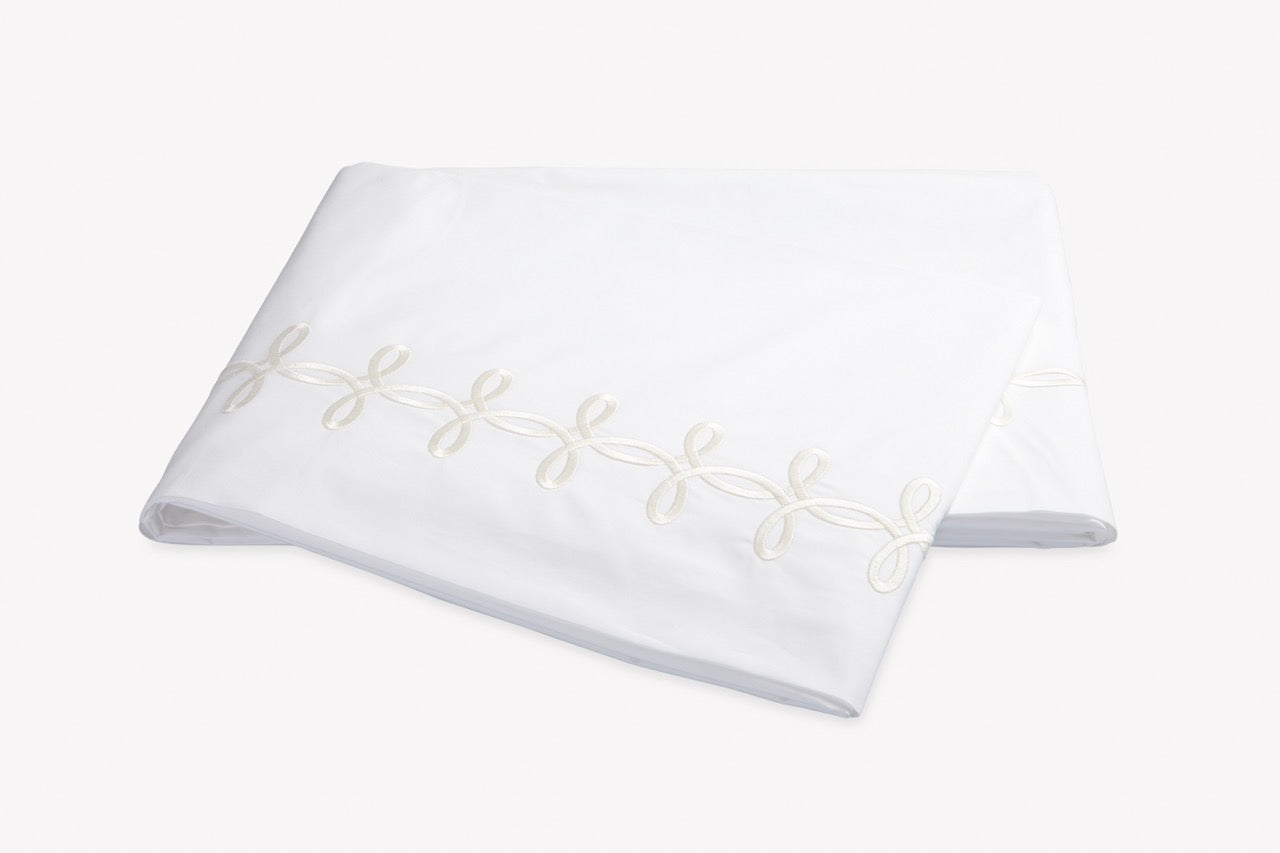 Image of Matouk Gordian Knot flat sheet in color cream.