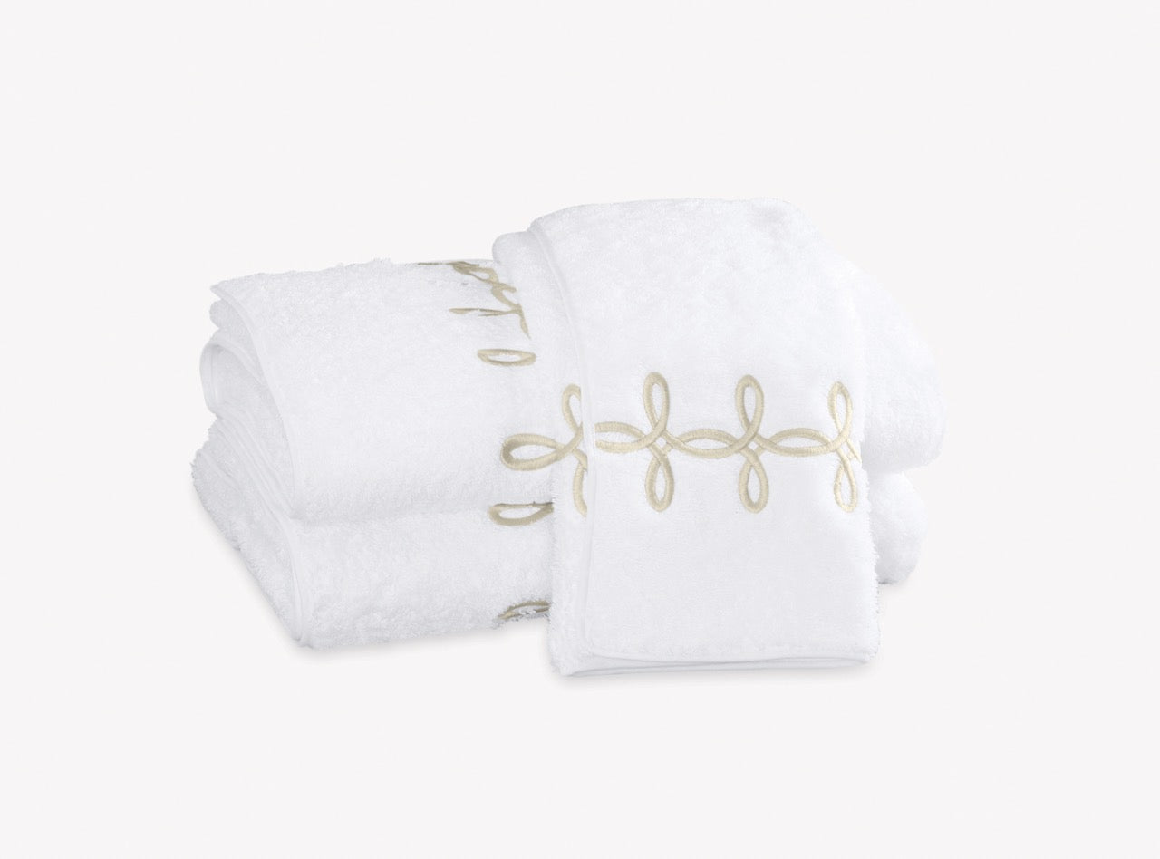 Image of Matouk Gordian Knot towels in color Truffle.