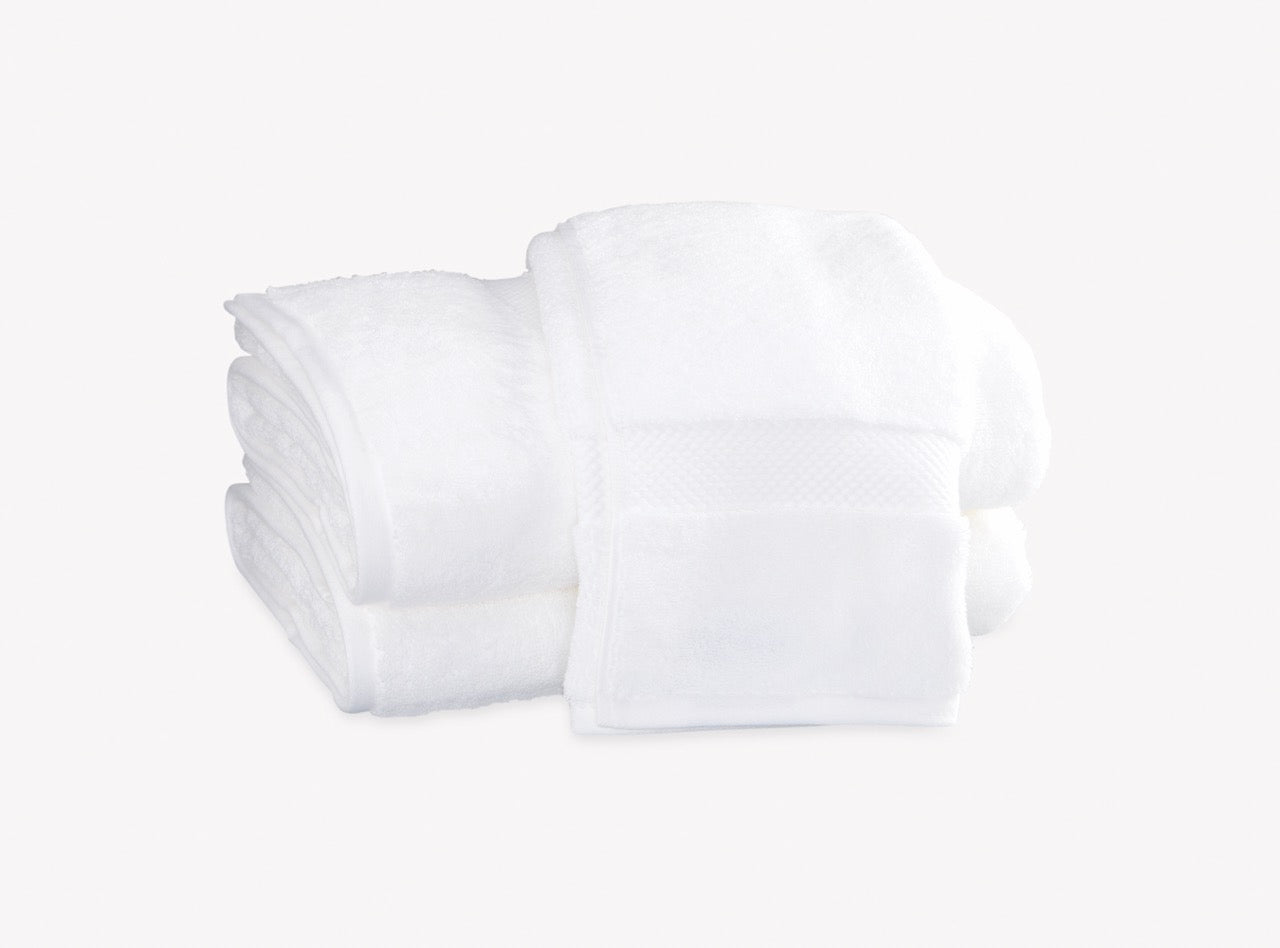 Image of Matouk guesthouse towels in color white.