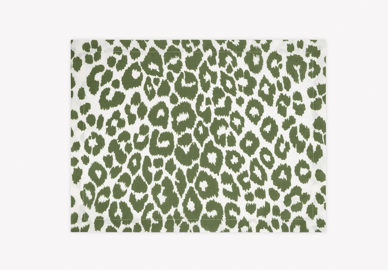 Image of Matouk Iconic Leopard placemat in color green.