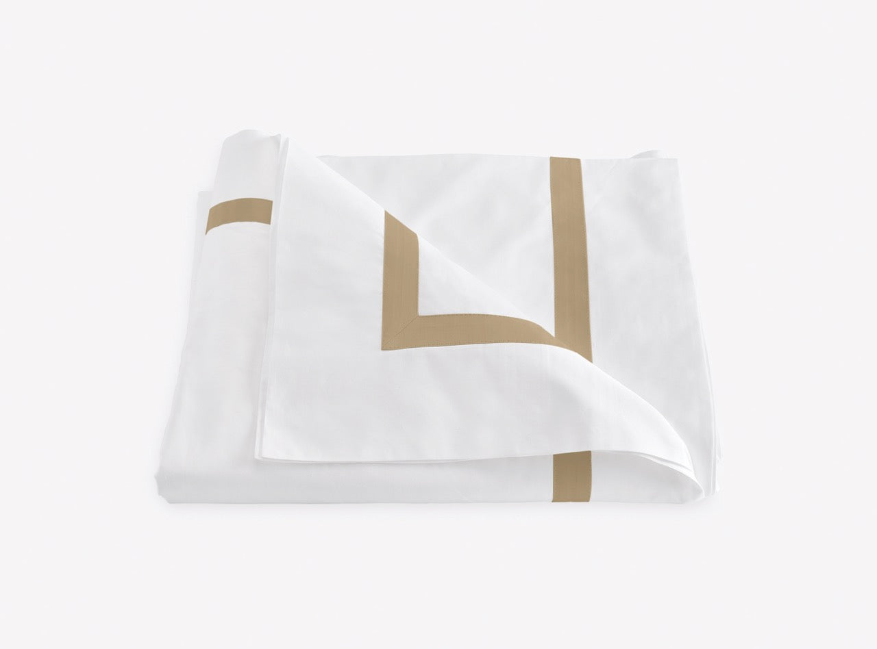 Image of Matouk Lowell duvet in color champagne.