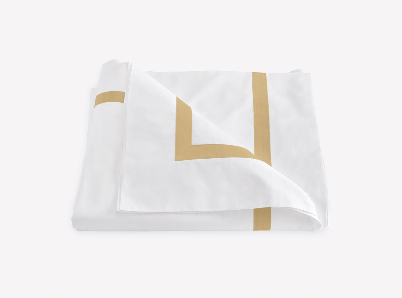 Image of Matouk Lowell duvet in color honey.