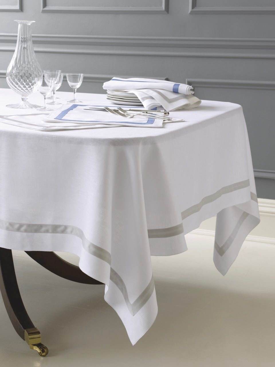 Image of Matouk Lowell Tablecloth