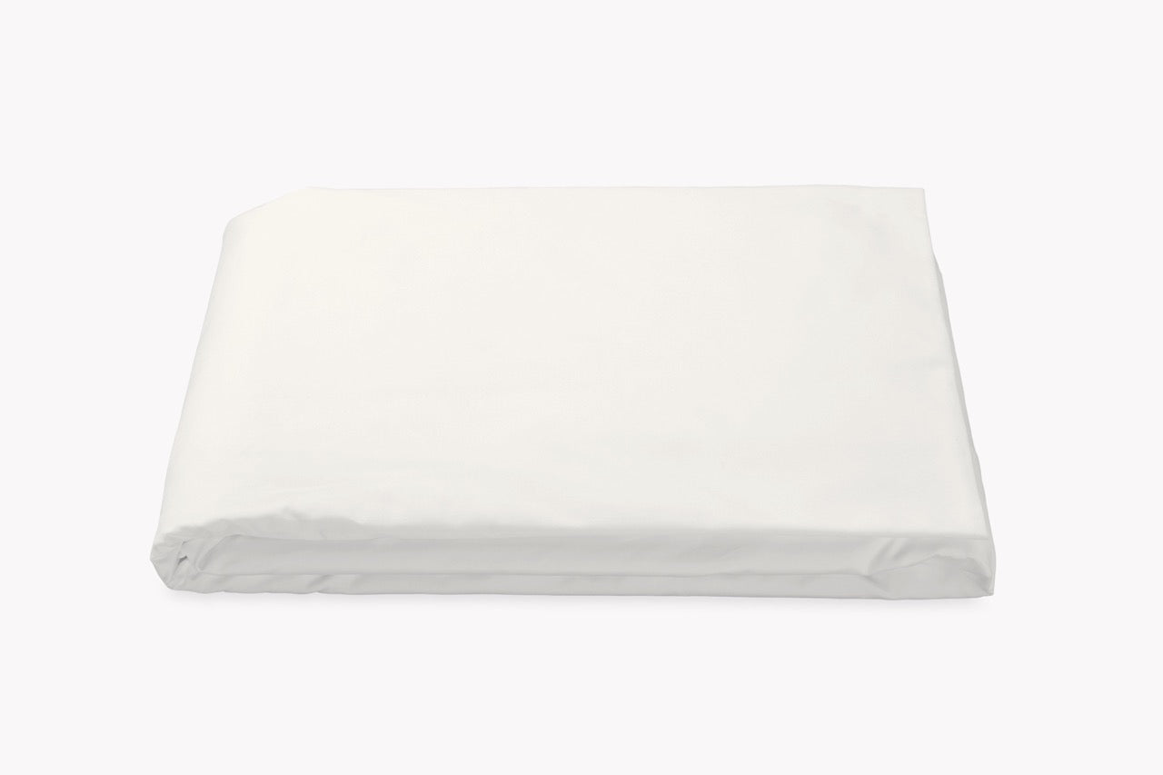 Image of Matouk Luca fitted sheet in color bone.