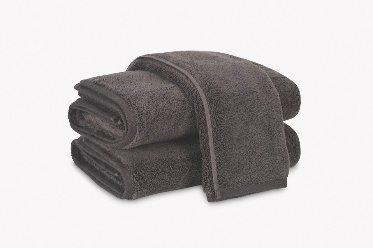 Image of Matouk Milagro towels in color charcoal.