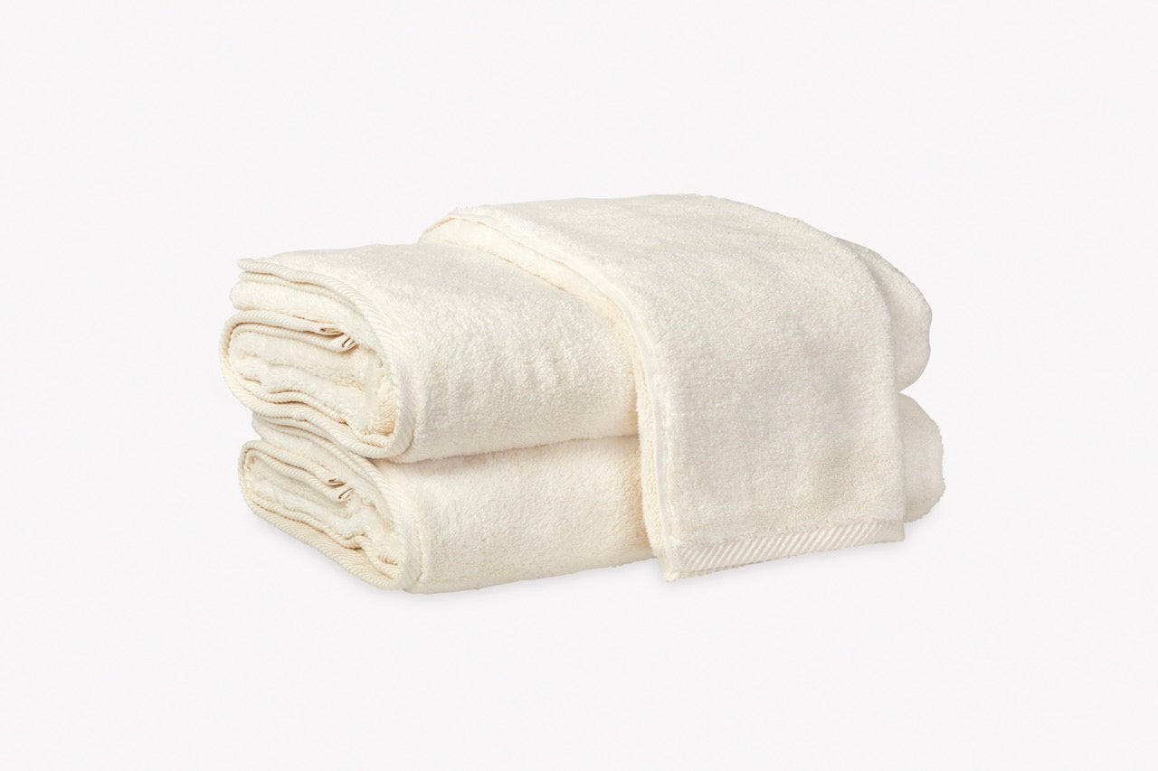 Image of Matouk Milagro towels in color ivory.