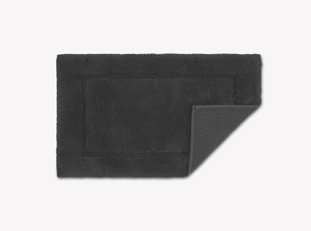 Image of Matouk Milagro small bath rug in color charcoal.