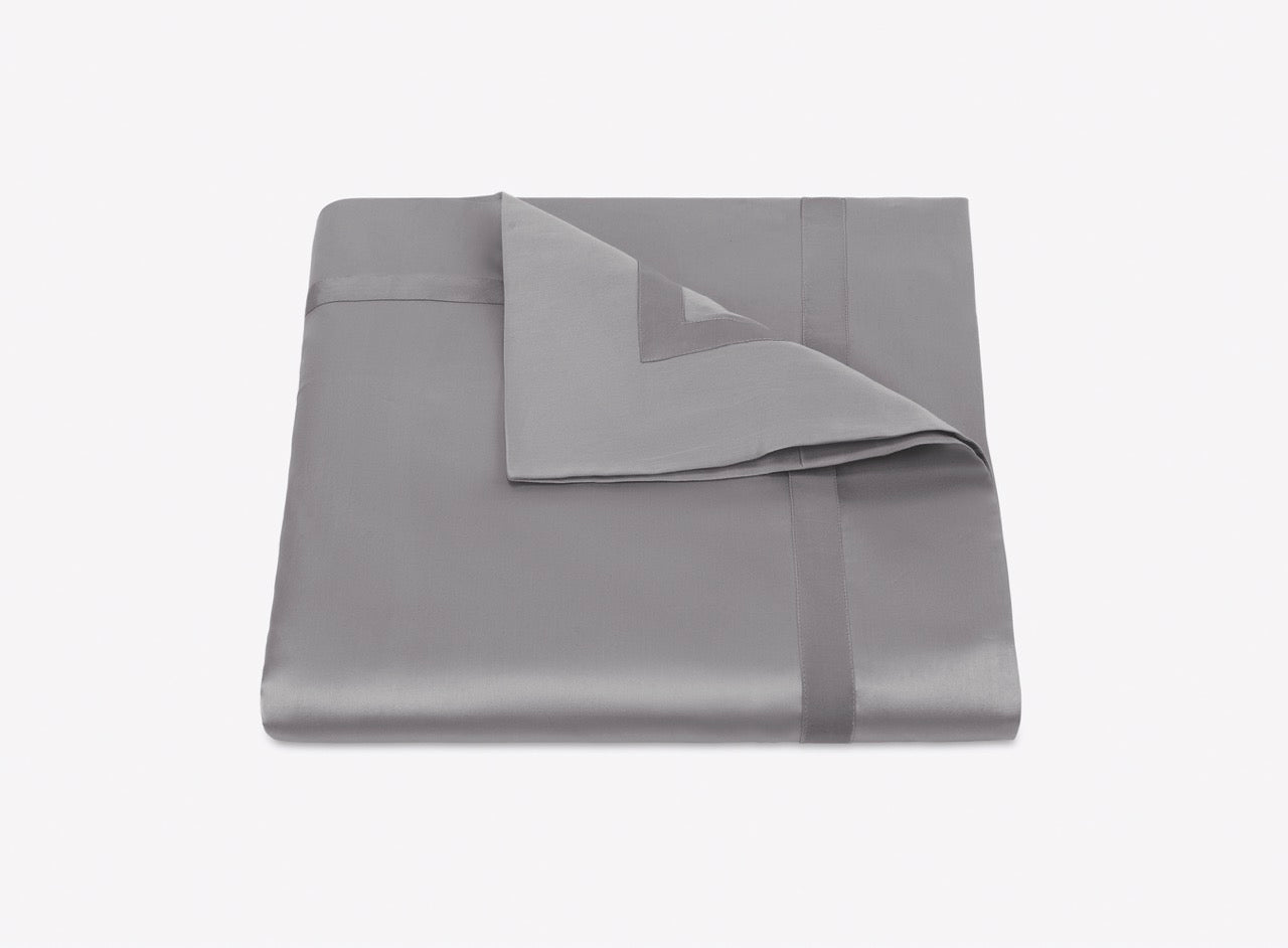 Image of Matouk Nocturne duvet in color platinum.