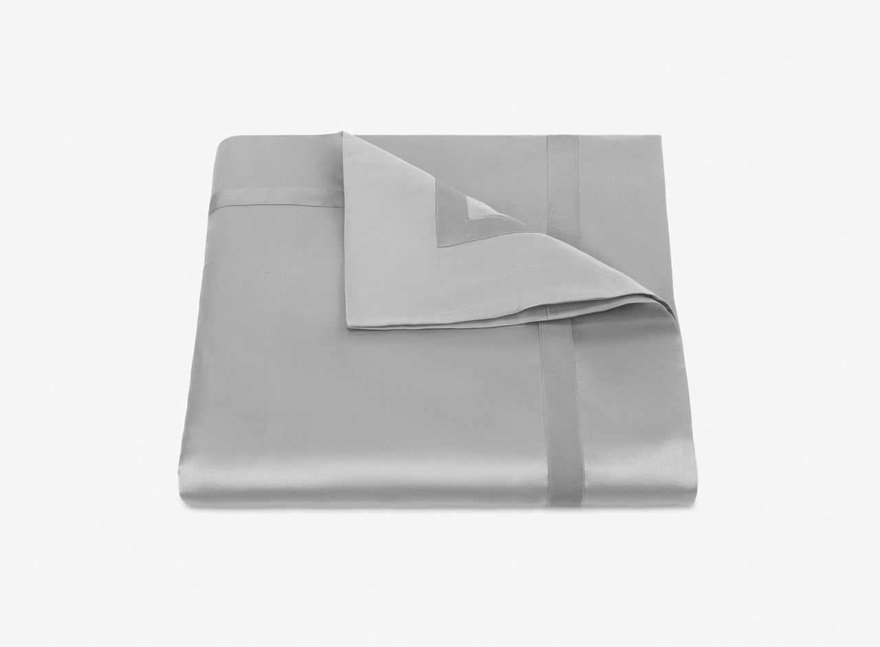 Image of Matouk Nocturne duvet in color silver.