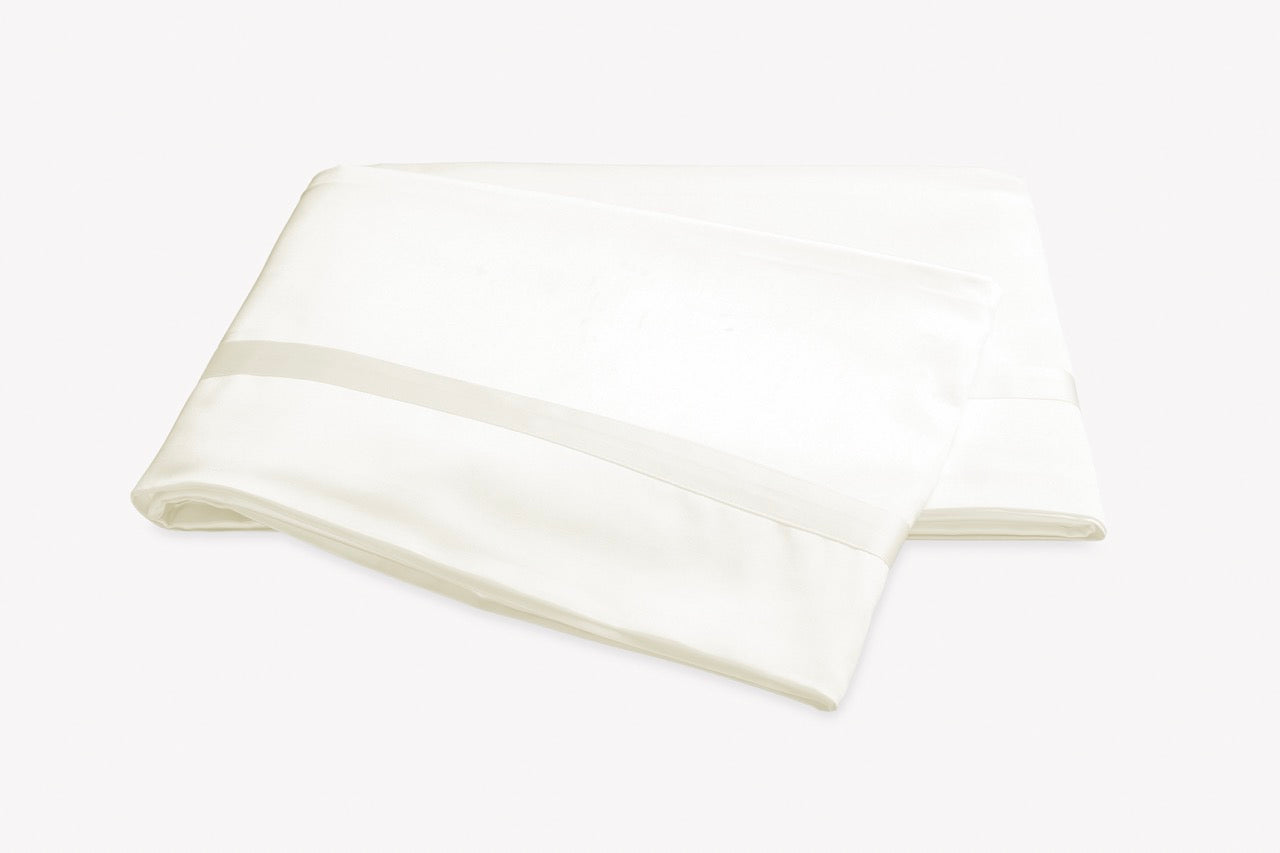 Image of Matouk Nocturne flat sheet in color ivory.