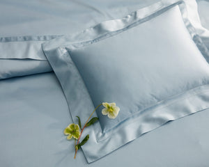 Photo of the Nocturne "Never Out" | Flat Sheet ensemble.