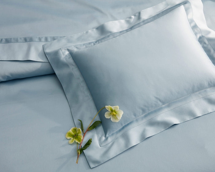 Photo of the Nocturne "Never Out" | Flat Sheet ensemble.