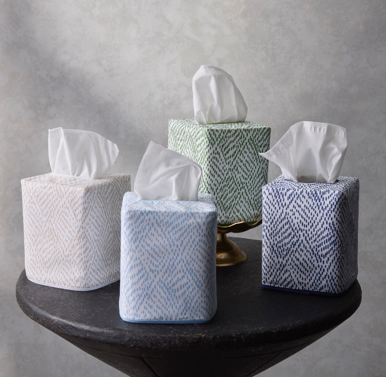 Image of Matouk tissue box cover in color Duma Diamond.