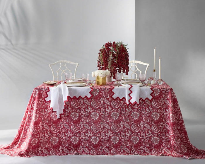 Photo of the Granada | Tablecloth ensemble.