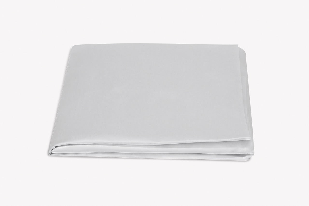 Image of Matouk Talita fitted sheet in color silver.