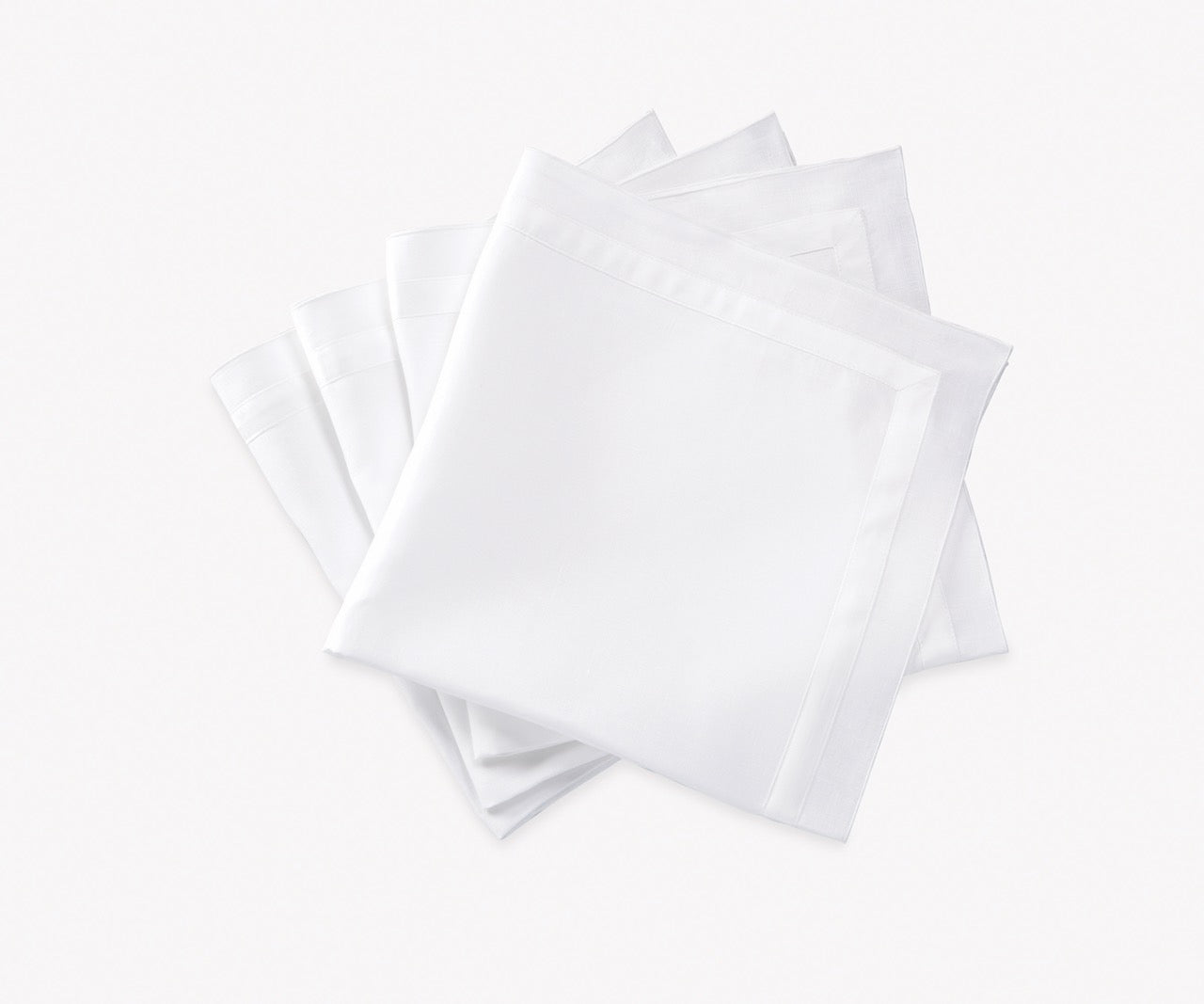 Image of Matouk lowell napkin in color white.