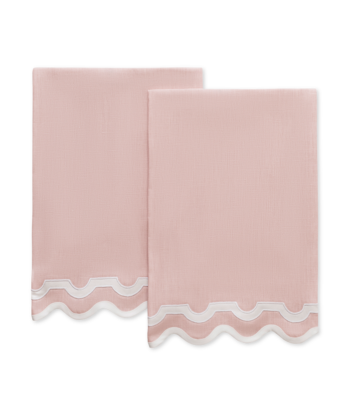 Photo of the Mirasol | Scalloped Linen Guest Towel Set ensemble.