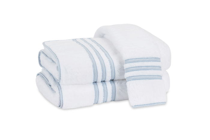 Photo of the Newport | Wash Cloth ensemble.