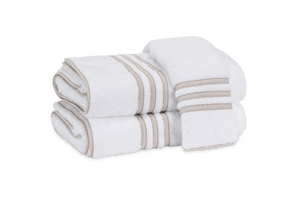 Photo of the Newport | Bath Sheet ensemble.