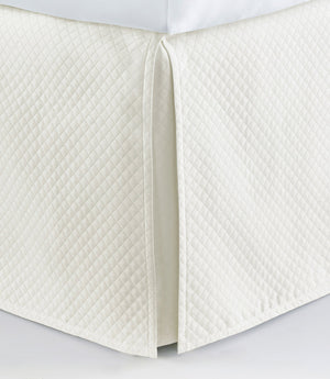 Photo of the Oxford Matelassé | Bed Skirt ensemble.
