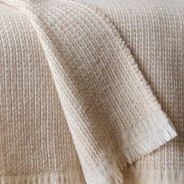 Poggio | Throw